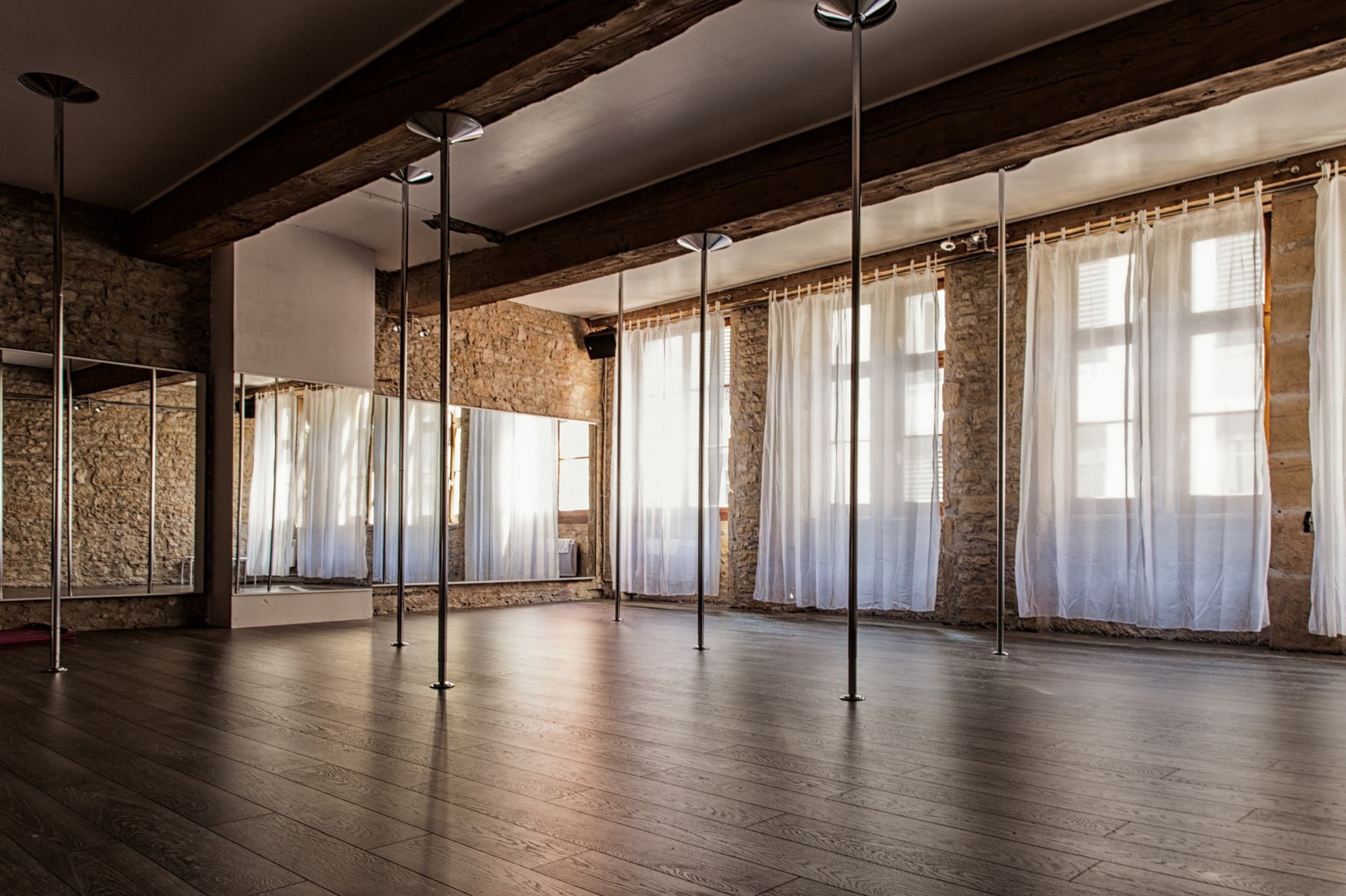 Spin Or Tricks (Pole Dance Lyon)